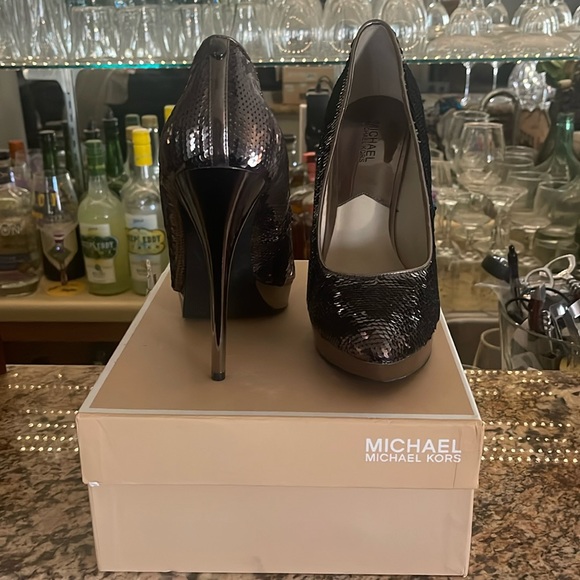 Micheal Kors Sequin Pumps. Size 11 - Picture 1 of 7